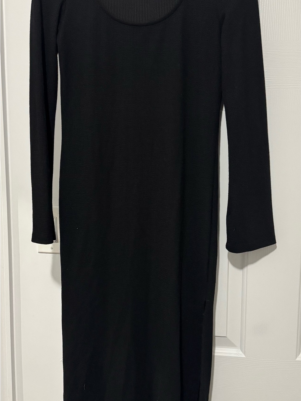 stradivarius Black Long-Sleeve Ribbed Midi Dress